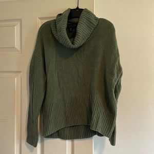 Rachel Zoe green turtle neck sweater size medium